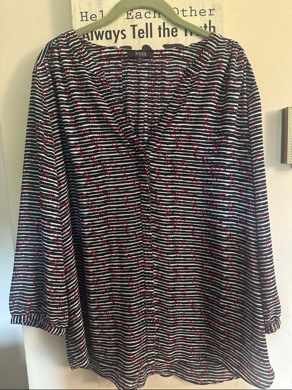 NYDJ Navy & White Striped Red Heart Pattern Pintuck Blouse Button Down Size XL